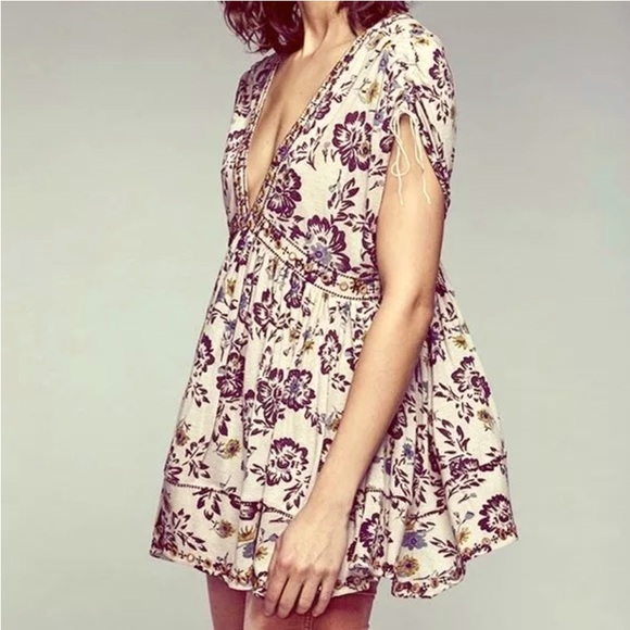 Free People Linen Blend Floral Handkerchief Hem Peasant Blouse Top - Picture 3 of 9